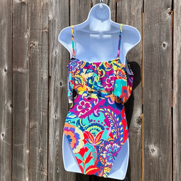 NWT Tahari floral one piece swimsuit size small - Picture 11 of 17